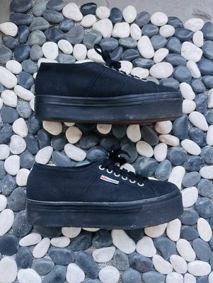 Schwarze Superga Plateau Turnschuhe Stoff Gr. 39 - anschauen!!!