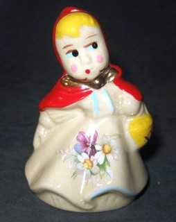 Hull Pottery Red Riding Hood Ceramic Pie Bird