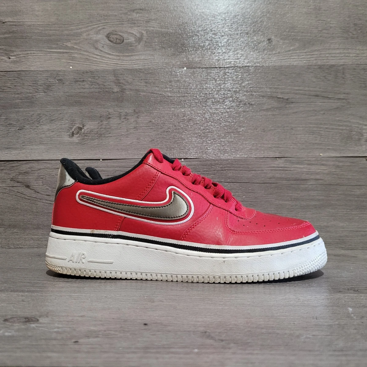 Nike Air Force 1 '07 LV8 1 Red / 10.5