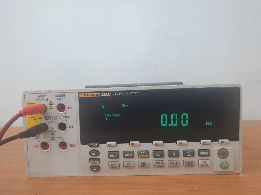 Fluke 8808A 5.5 Digit Multimeter