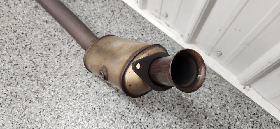 Ford Mustang GT 2005-2009 4,6 L tubo colector de escape derecho y derecho fabricante de equipos originales Foto 3 de 4