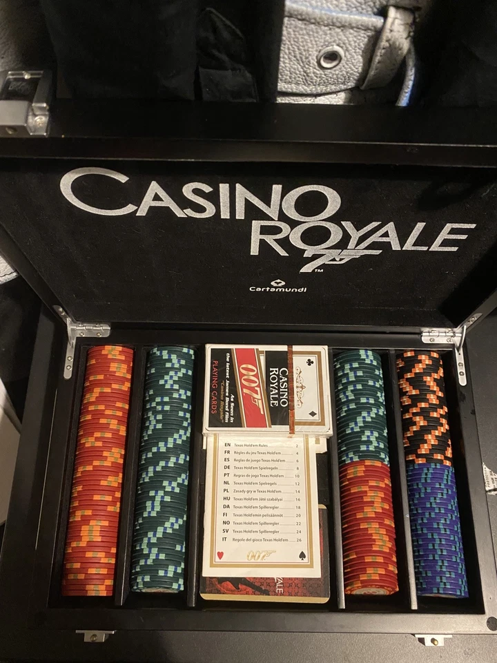 007 CASINO ROYALE EXCLUSIVE LUXURY POKER SET JAMES BOND CARTAMUNDI RARE - Image 2 of 4