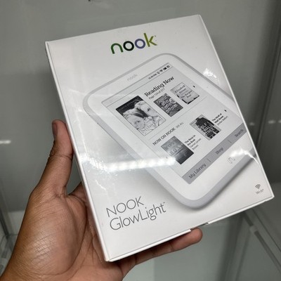 Barnes & Noble NOOK GlowLight e-reader, model BNRV500