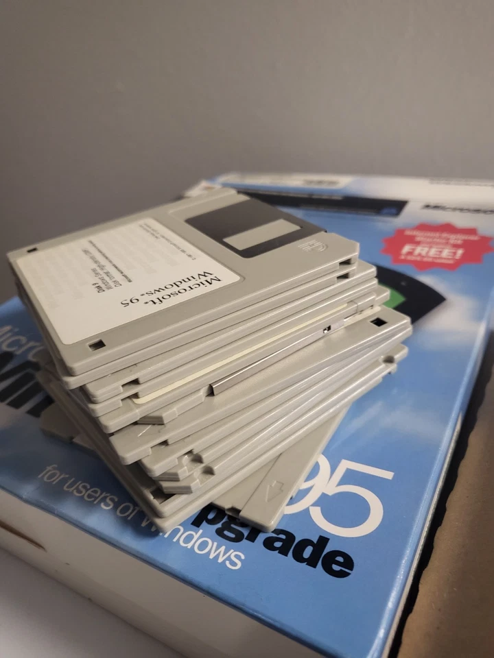 Sealed CD) Microsoft Windows 95 OS 3.5" Floppy MS-DOS PCs RARE 1995 USA (13 Disc - Image 4 of 4