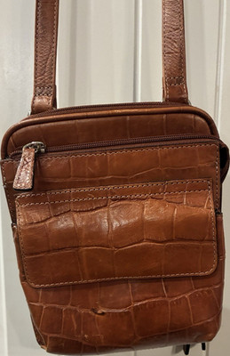 Fossil Brown Crocodile Embossed Crossbody Bag Silver Hardware Pockets Lined