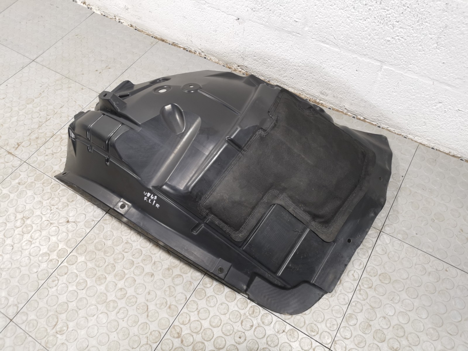 Maserati Levante 2018 Front Left Mud flap P/N 670032465