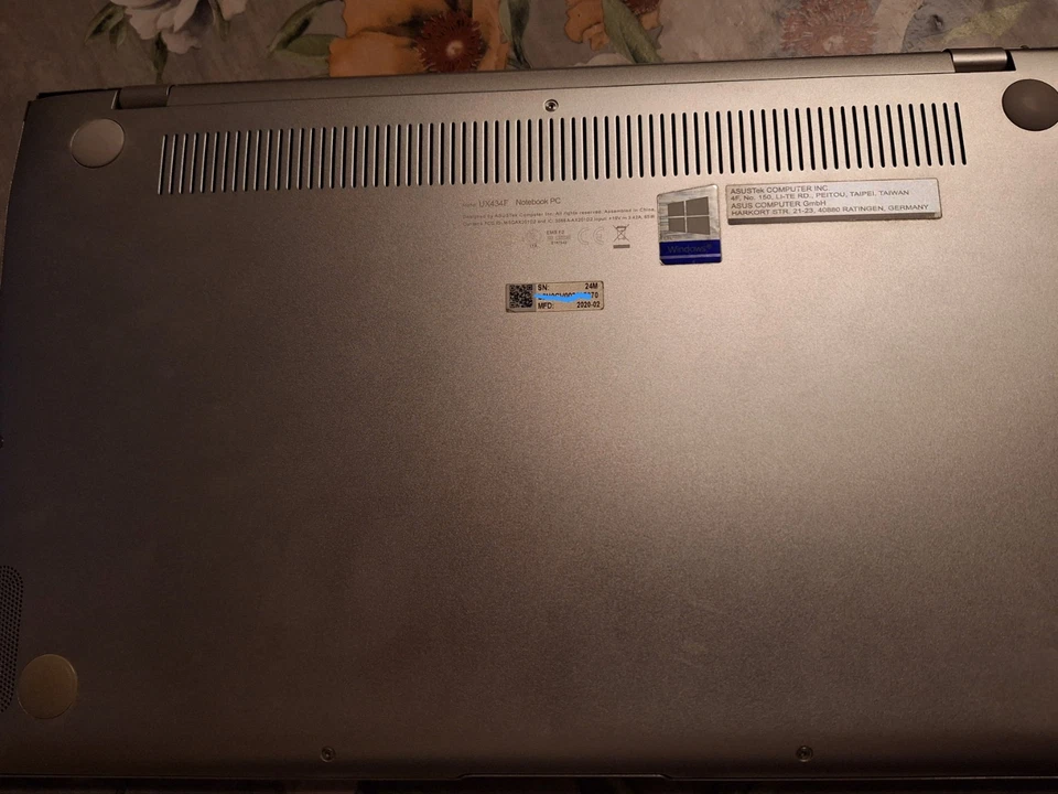 ASUS ZenBook 14 UX434FL Intel Core I7  mit schöner Tasche und original Netzteil - Bild 3 von 4