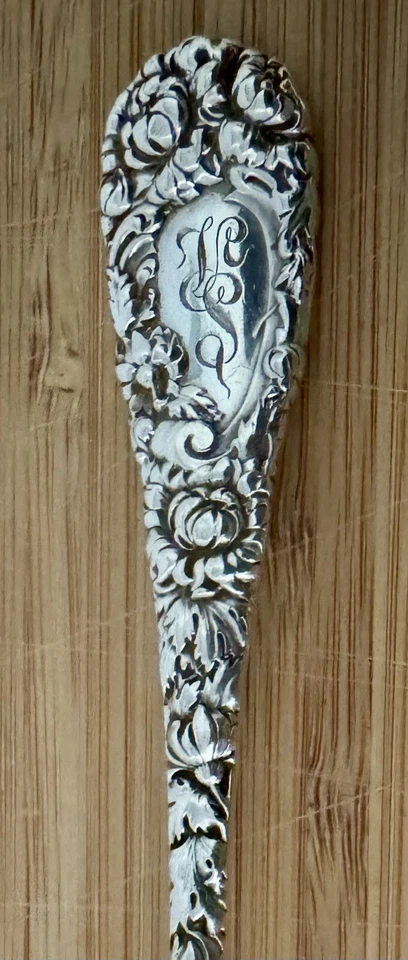 JUEGO DE 6 TENEDORES DE HELADO PATRÓN CRISANTEMO DORADO PAQUETE DURGIN ESTERLINA Foto 4 de 4