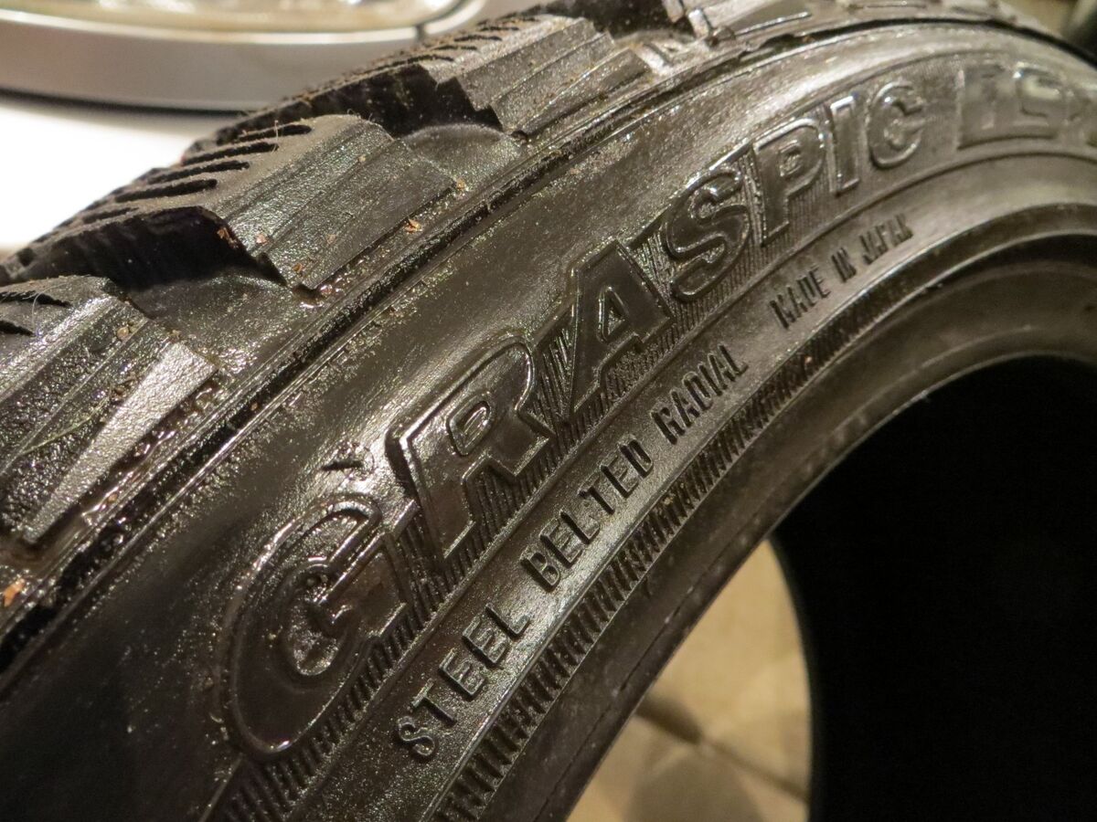 LIKE NEW 1 ONE DUNLOP GRASPIC DS-1 DIGI TYRE 245/40/R18 93Q