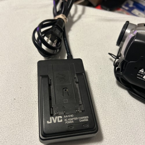 JVC GR-DVL505U Silver 250x Digital Zoom 3 in Screen Camcorder with 10x Optical - Picture 5 of 7