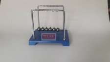 NEWTONS CRADLE  METAL BASE  BEST QUALITY FREE SHIPPING WORLD WIDE