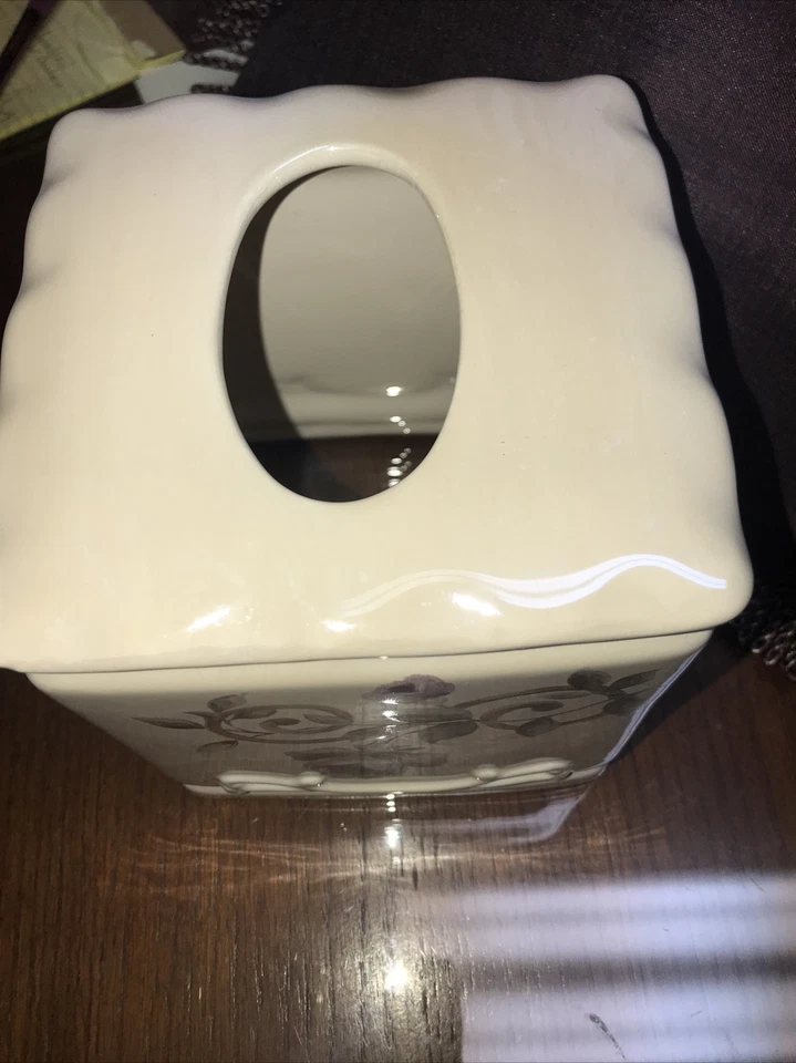 Soporte para pañuelos Croscill Chambord rosa amatista sin astillas ni grietas Foto 2 de 4