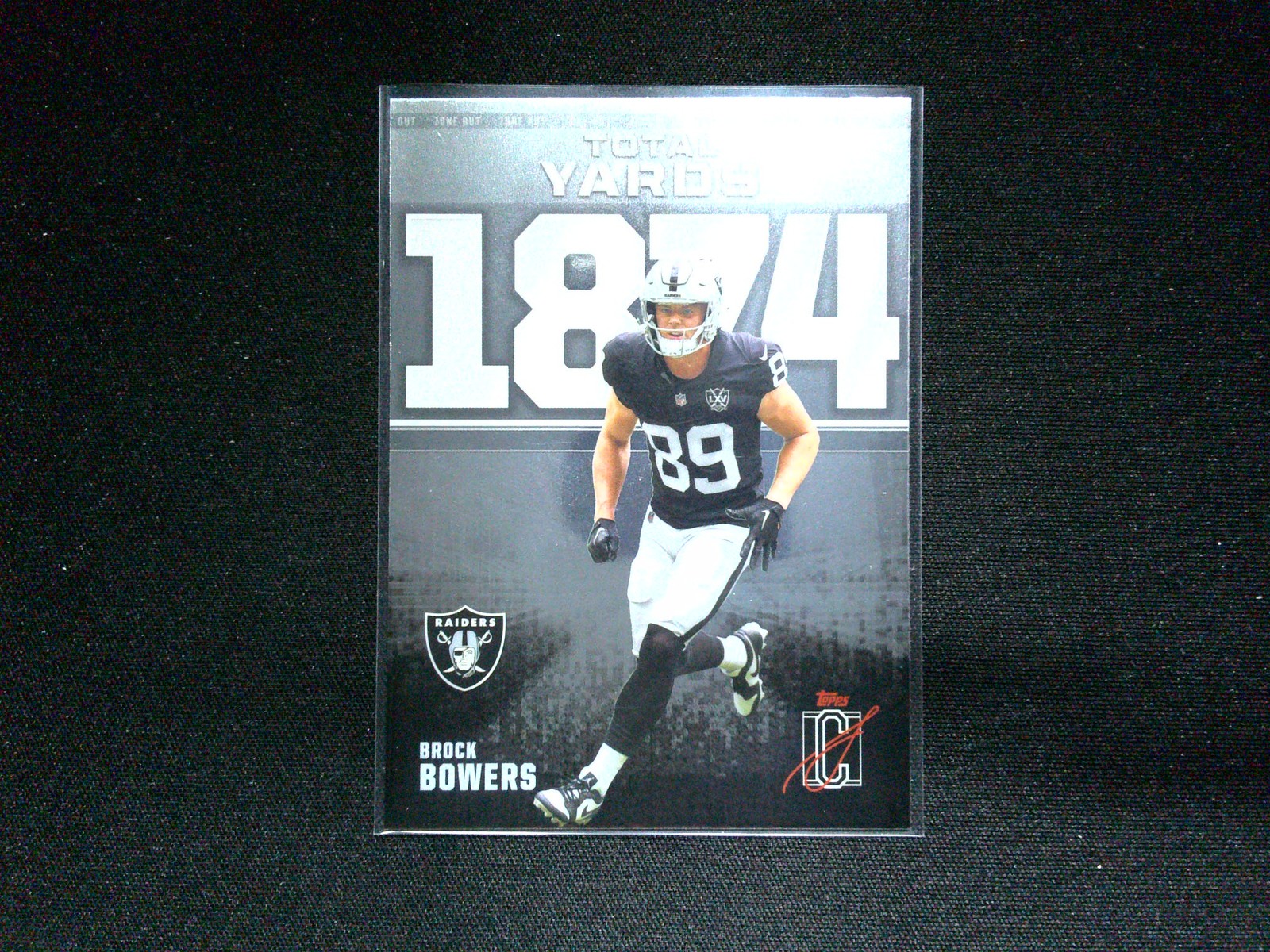 2025 Topps Signature Class #ZO-22 Brock Bowers Zone Out