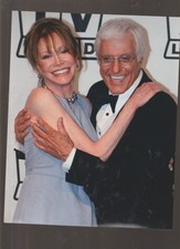 8X10-COLOR PHOTO OF-CLOSE  UP-MARY TYLER MOORE AND DICK VAN DYKE