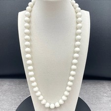 Vintage White Classic Fashion Cord Round Plastic Beaded Statement Necklace Y2K