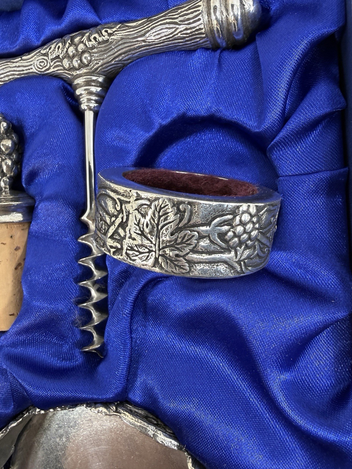 Pierre Deux Pewter Grapevine Wine Set Corkscrew Bottle Stopper And Coaster