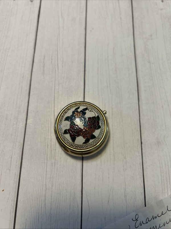Vintage Enamel Mini Hinged Pill Box 