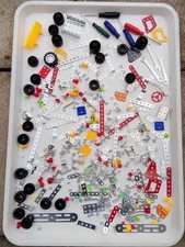 lot  vrac ancienne  pièce consturction genre meccano