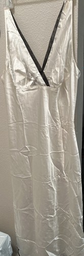 Jones New York XL Ivory Satin Intimates Nightgown Slip On VTG
