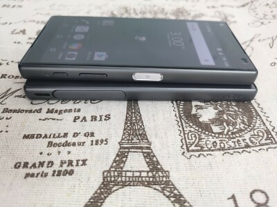 Sony Xperia Z5 Compact - 32GB - Graphite Black (Unlocked