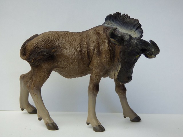 wildebeest figurine