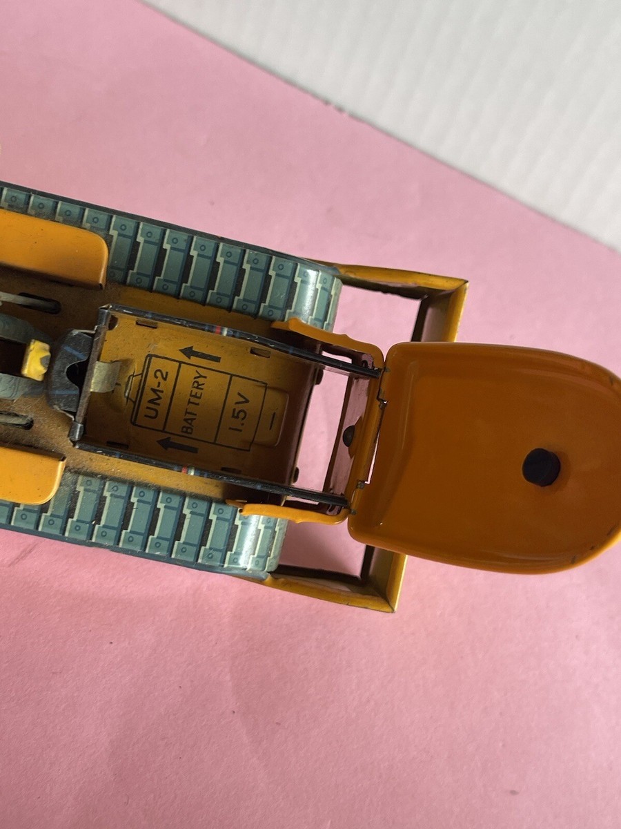 Vintage Dozer No. 17 Tin Litho Bulldozer, battery Operated Superb