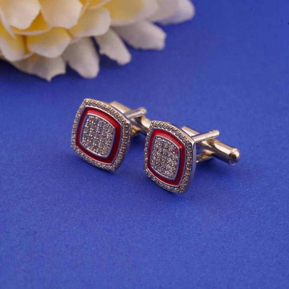 Gemelos para hombre enchapados en oro blanco de 14 quilates esmalte rojo corte redondo diamante creado en laboratorio Foto 3 de 4