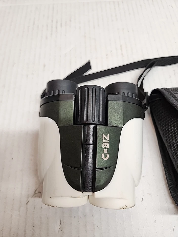 Compact binoculars 10 x 25 include black case Wide Angle  11mm @ 1000m - Image 2 of 4