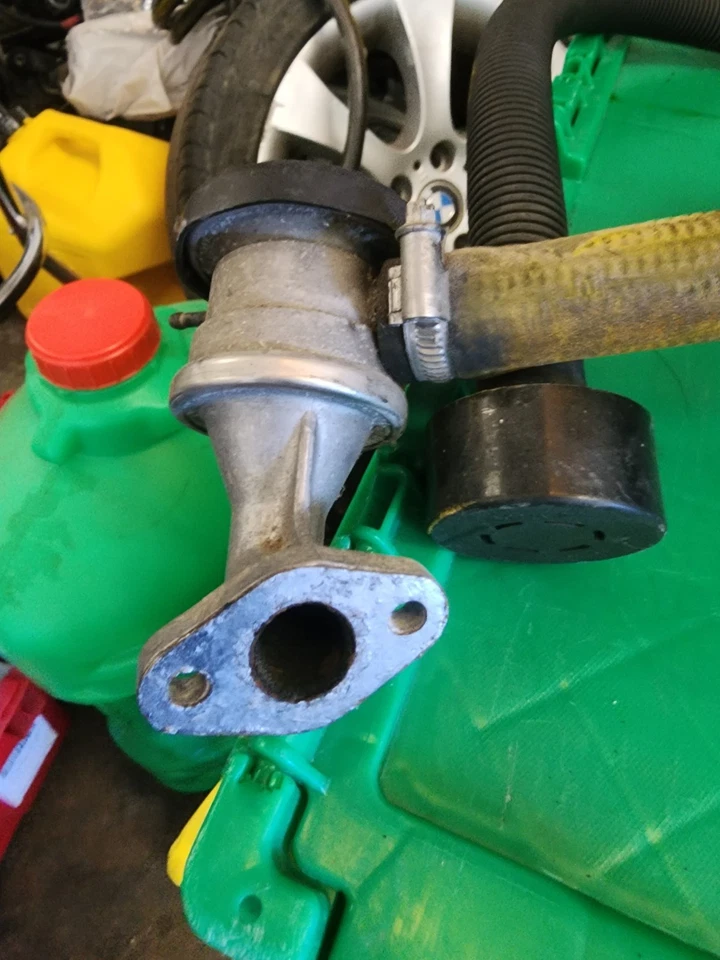 Bomba de aire secundaria con tubo BMW 323ic 323is 328i E36 emisiones smog 96-99 Foto 2 de 4