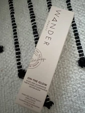 Wander Beauty On The Glow Blush & Illuminator in CORAL ROSE/NUDE GLOW. NIBSealed