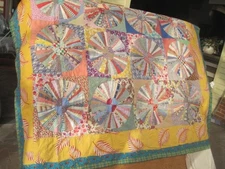 Vintage Handmade/Hand Stitched Quilt Dresden Plate Sunburst Quilt circa 1960's