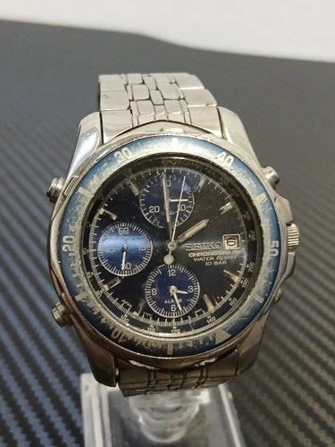 Seiko Chronograph Y182-6F00 Vintage Watch SPARES OR REPAIR