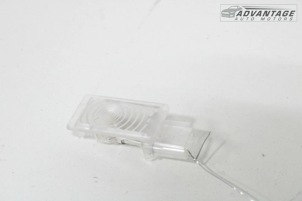 Cadillac ATS 2013-2018 panel de tablero interior inferior izquierdo lámpara de luz de cortesía OEM Foto 2 de 4