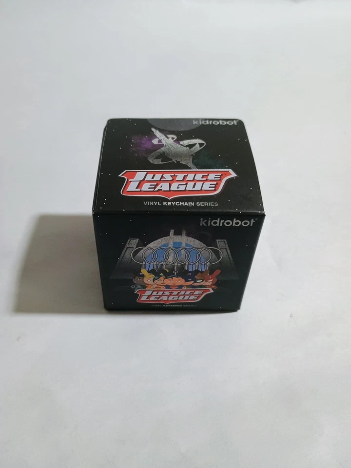 Kidrobot x DC Justice League виниловый брелок слепая коробка - новый запечатанный коллекционный - Изображение 3 из 4
