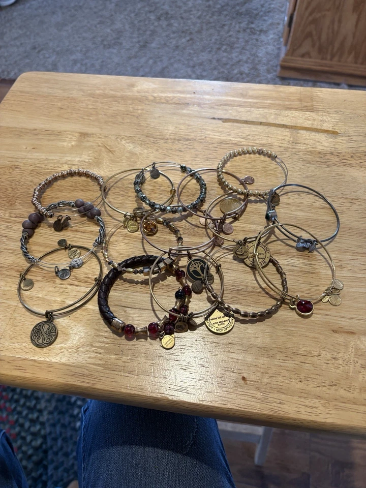 Lote De 15 Pulseras Dije Ampliables Alex and Ani Tono G Y Tono S Foto 2 de 4