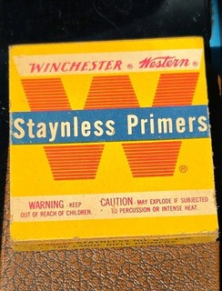 Vintage "WINCHESTER" EMPTY "STAYNLESS PRIMER" BOX Pristine Condition.