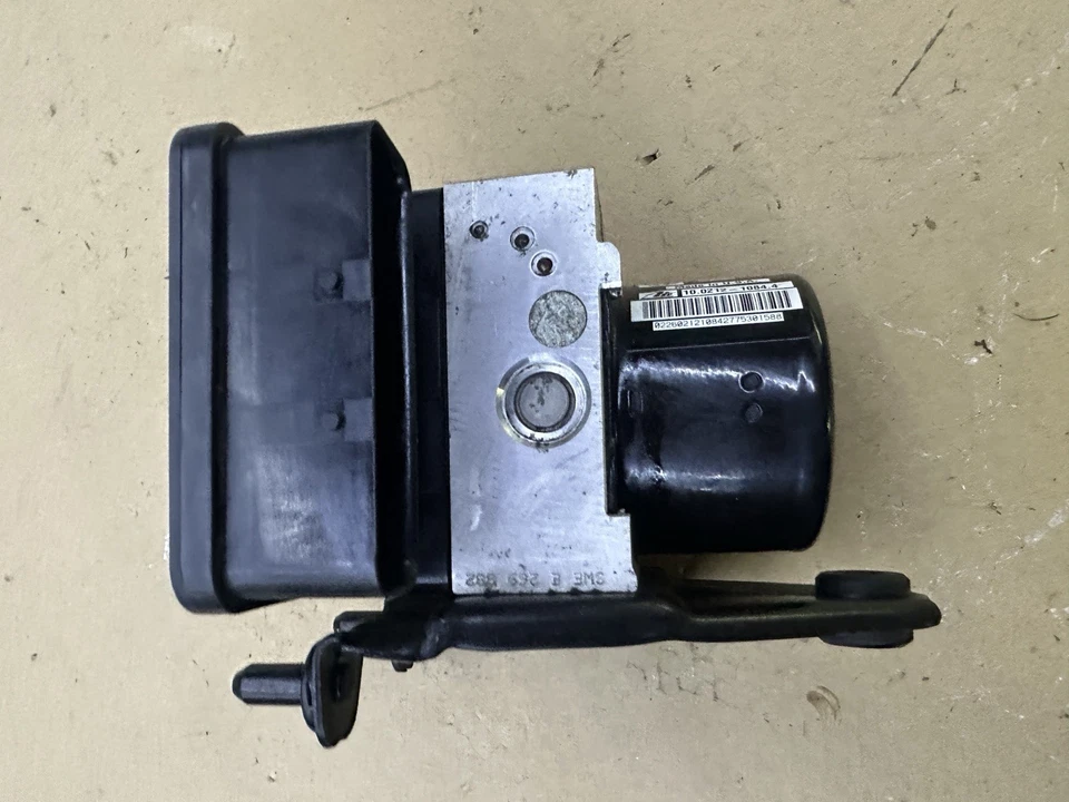 Bomba de freno antibloqueo ABS Volkswagen Passat 2015-2018 1K0614517EJ OEM Foto 4 de 4