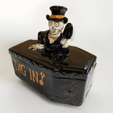 Yankee Candle Boney Bunch Dig In Coffin Candy Dish Halloween Trick or Treat Fall