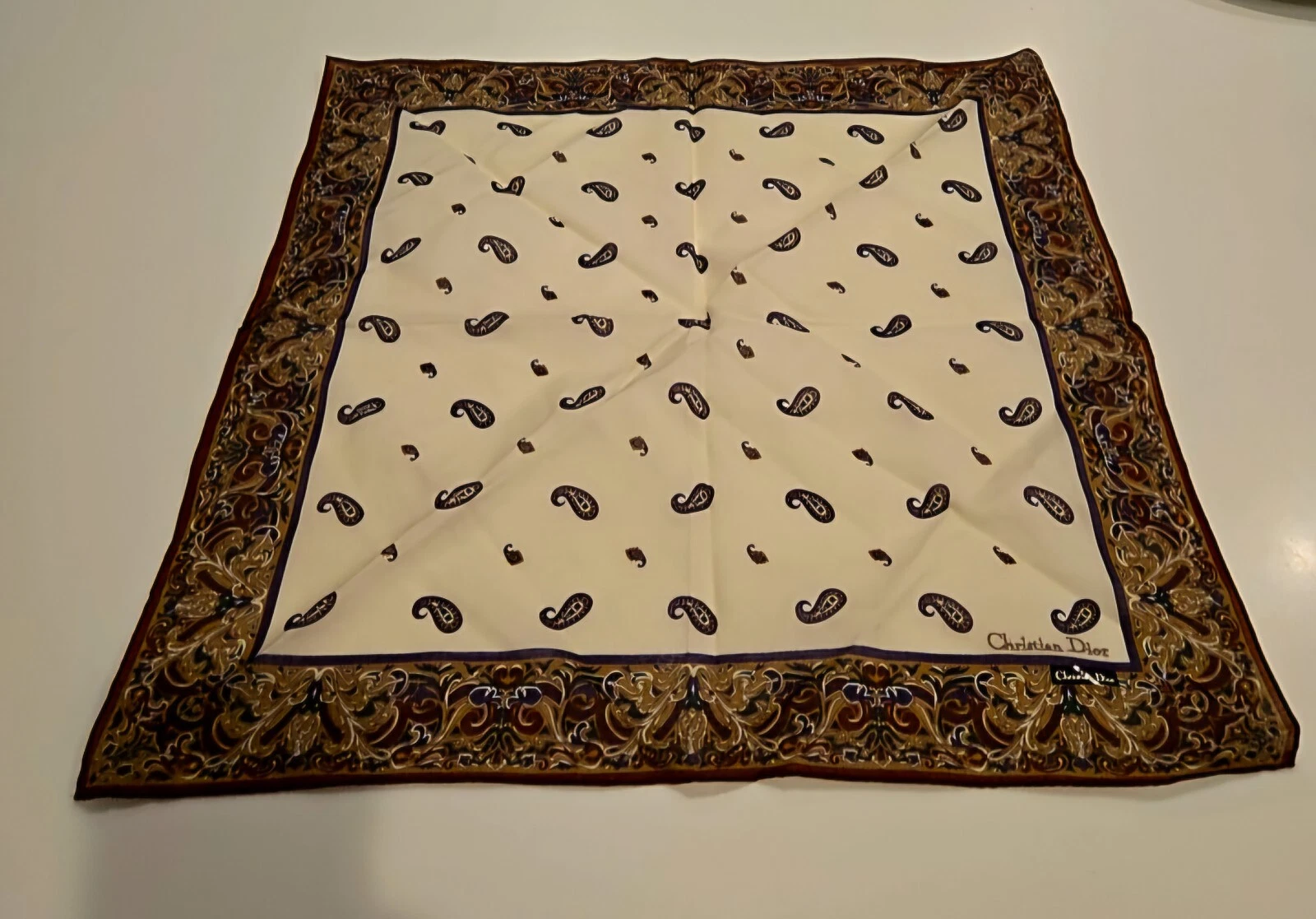 VINTAGE CHRISTIAN DIOR CARRÉ SIGNÉ (18