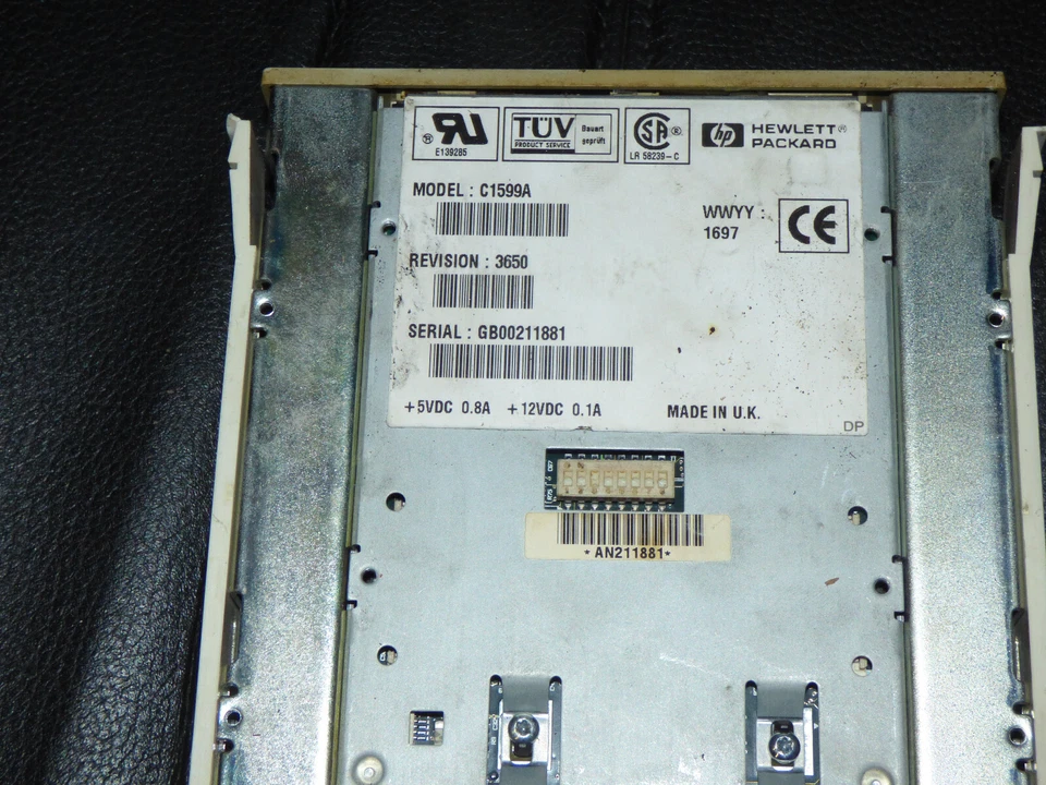HP C1599A DDS2 4/8GB SCSI 50-PIN DAT 4mm 3.5" Internal Tape Drive - Image 4 of 4