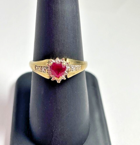 Solid 10k Yellow Gold and Heart Shaped Ruby Ring … - image 5
