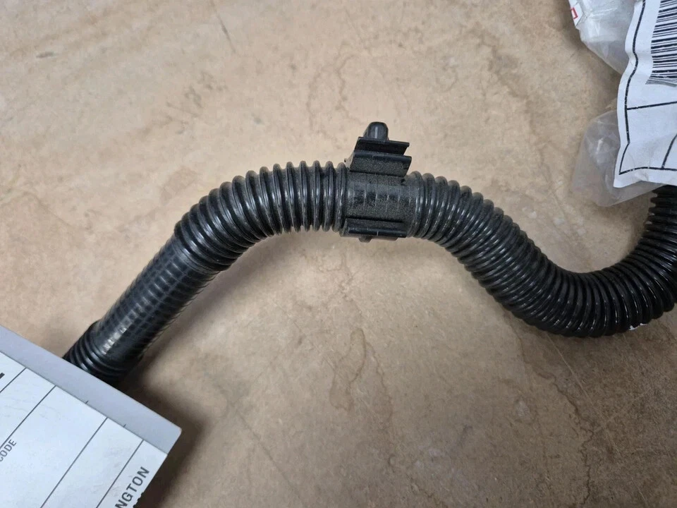Genuine Toyota/Lexus Tube Sub Assembly, Charcoal Canister Outlet 777070E020 — 第 4/4 张图片
