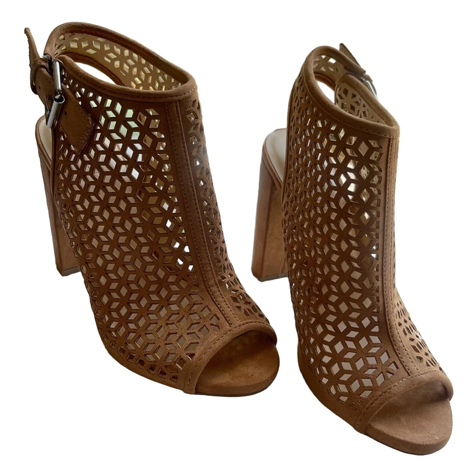 Sandalias para mujer enjauladas con honda geométricas recortadas con láser tacón apilado punta abierta Foto 2 de 4