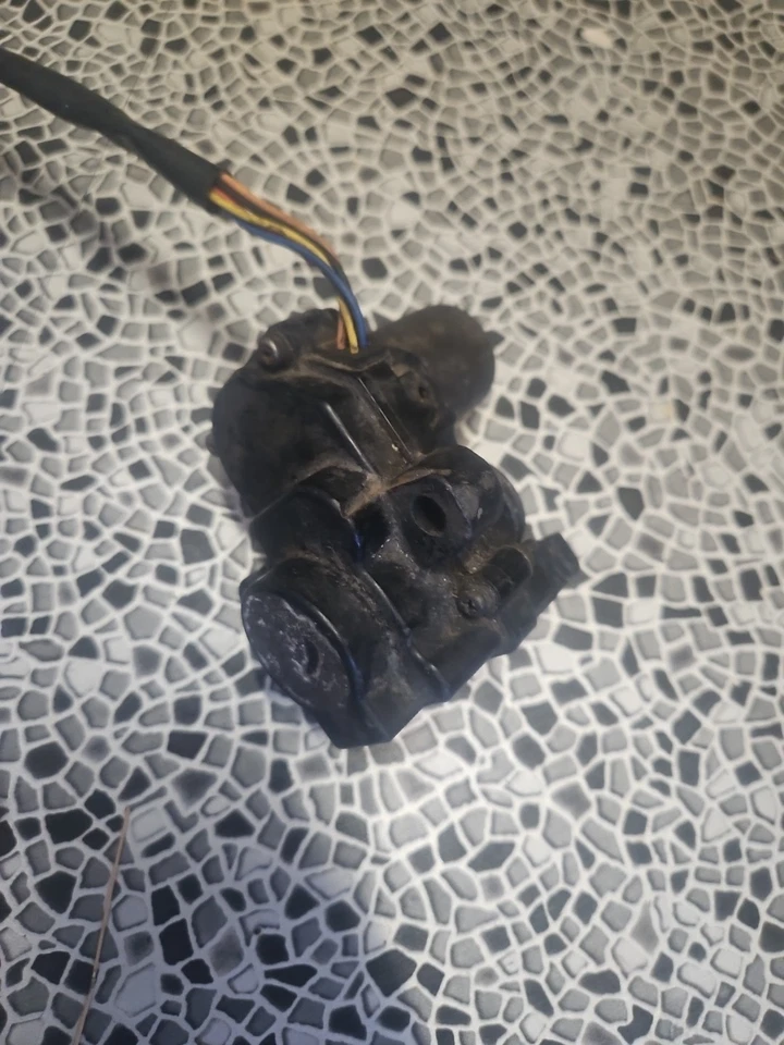 Выпускной клапан мотоцикла Cagiva Elefent N90 Mito 125 1989 - Изображение 2 из 3