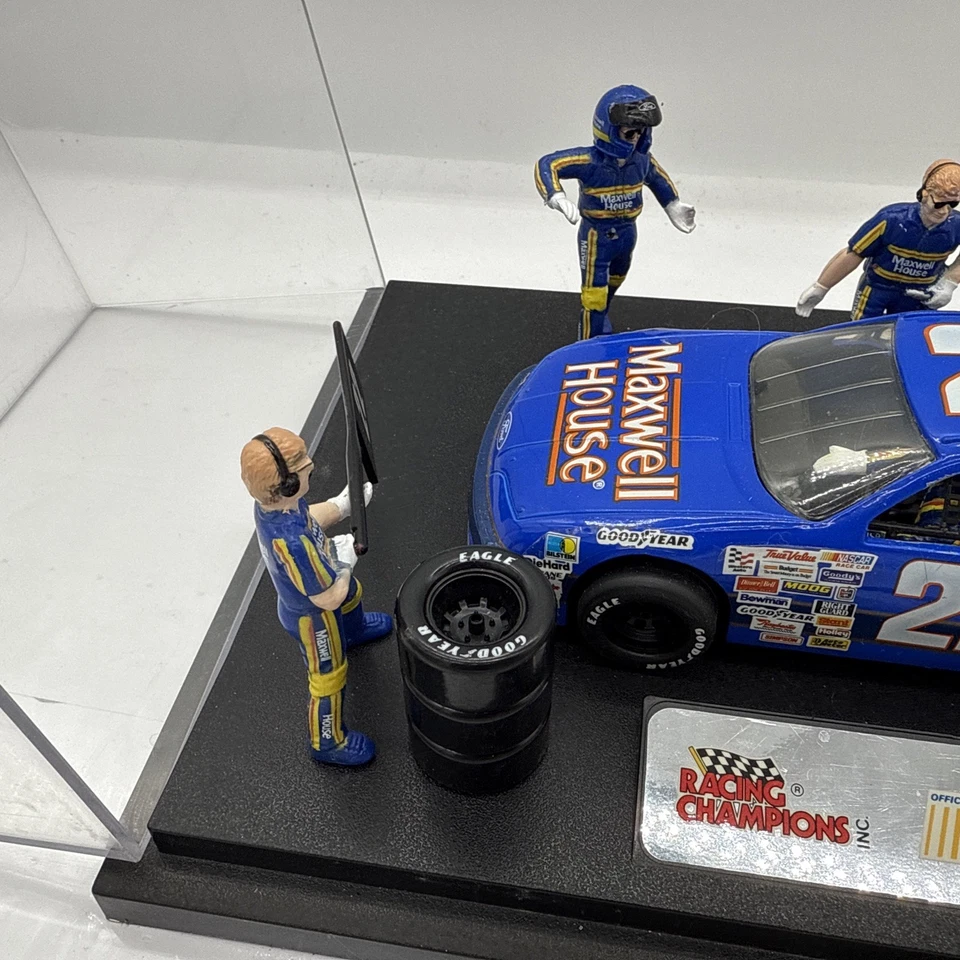 Racing Champions -1992 -1/24th Scale - Pit Stop Showcase -Martin- Maxwell House - Image 4 of 4