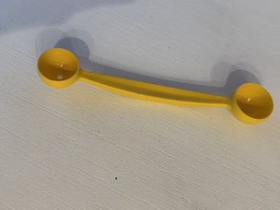 Tupperware Yellow Plastic Double-Sided Measuring Spoon