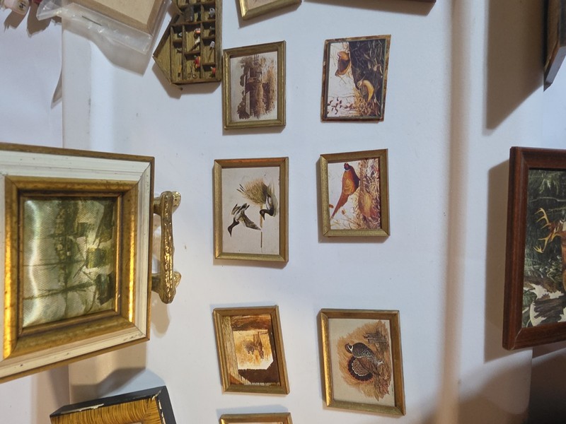 Dollhouse Miniatures