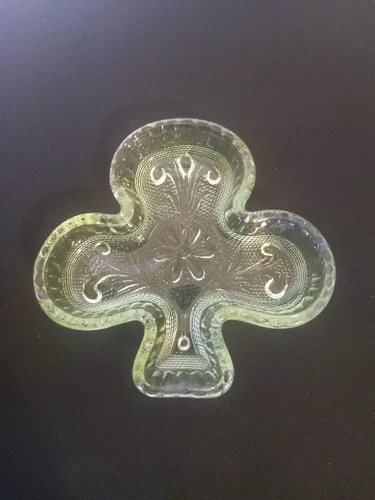 Indiana Glass Tiara Green  Trinket  Ring Nut Dish Clover Club Shaped