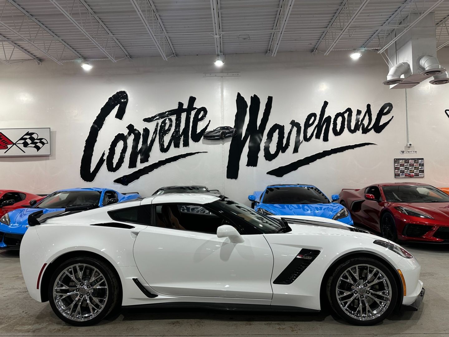 2016 [G8G] Arctic White Chevrolet Corvette   | C7 Corvette Photo 10