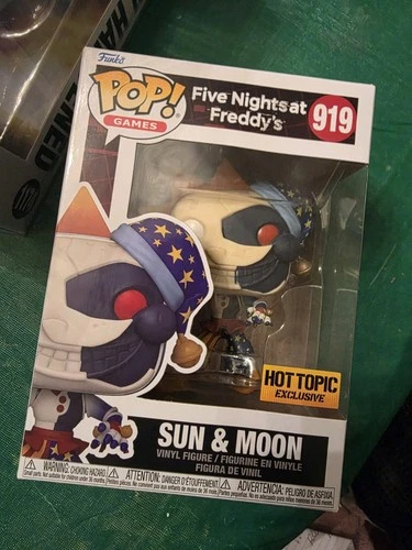 Funko Pop! Vinyl: Five Nights at Freddy's - Sun & Moon Hot Topic (Exclusive) 919
